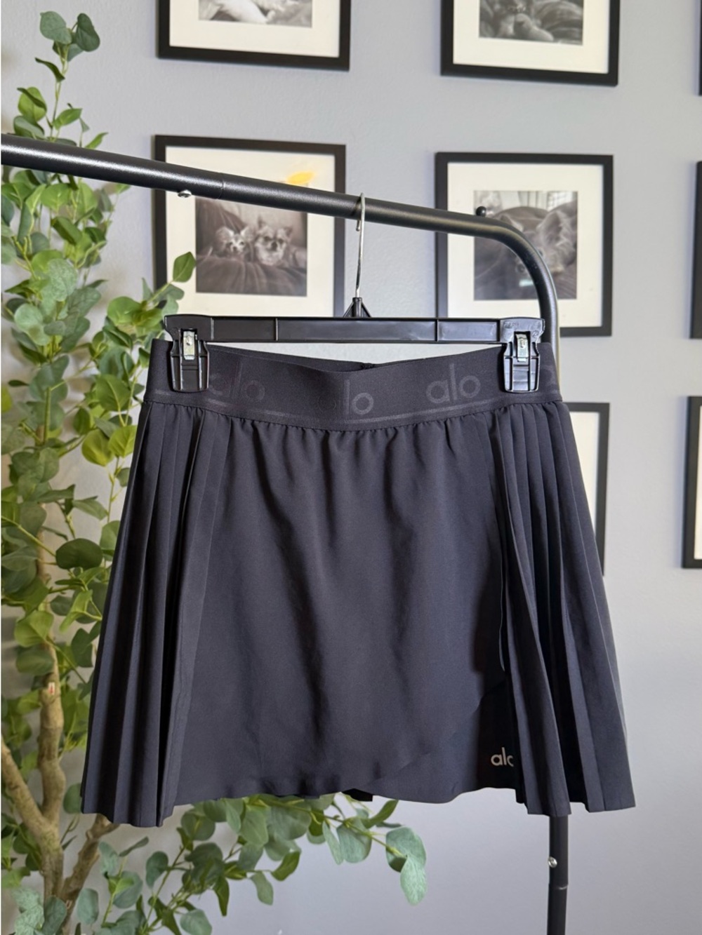 ALO Yoga Black Pleated Athletic Mini Skirt